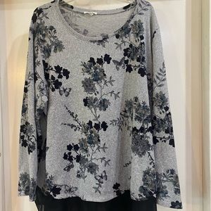 Maurice’s light long sleeve shirt size 3